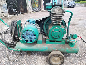 Kompressor (1 foto / 3)
