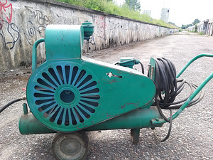 Kompressor (2 foto / 3)
