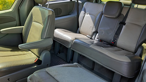 Chrysler Grand Voyager (8 foto / 10)