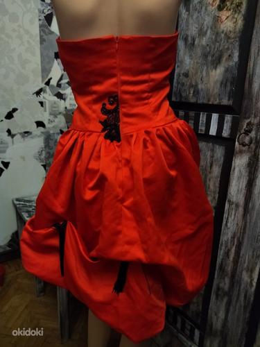 Вечернее коктейльное красное платье с открытыми плечами. (фото #4)