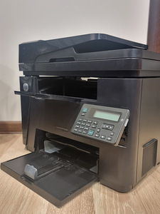HP LaserJet Pro MFP M225dn (2 foto / 5)