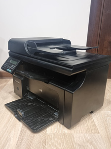 HP LaserJet m1212nf MFP (2 foto / 5)