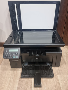 HP LaserJet m1212nf MFP (3 foto / 5)