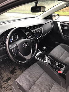 Toyota auris 2014 (9 foto / 12)