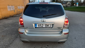Toyota Corolla Verso (2 foto / 10)
