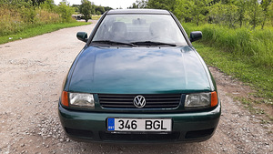 VOLKSWAGEN POLO 1.9D (4 foto / 9)