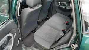 VOLKSWAGEN POLO 1.9D (7 foto / 9)