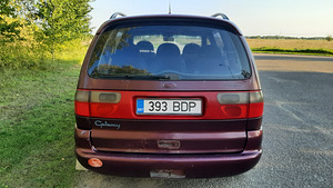 Ford Galaxy (3 фото из 9)