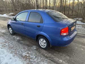 Chevrolet Kalos (6 foto / 9)