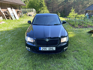 Skoda Superb 2008 (2 foto / 9)