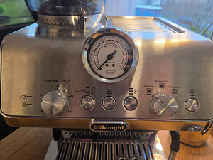 Kohvimasin DeLonghi La Specialista Arte EC9155.MB (4 foto / 5)