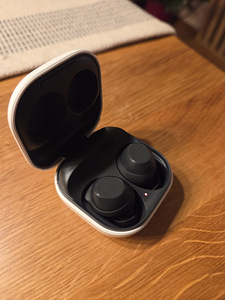 Galaxy Buds FE (1 foto / 2)