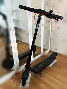 Ninebot KickScooter E2 PRO E | GARANTII 2026 (1 foto / 2)