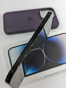 Apple iPhone 14 Pro 128GB Space Black (4 foto / 6)