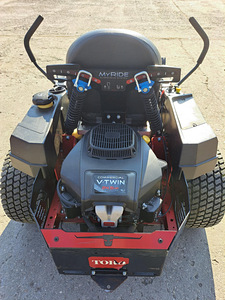 TORO Titan ZXM4875 MyRide - nullpöörderaadiusega murutraktor (5 foto / 5)