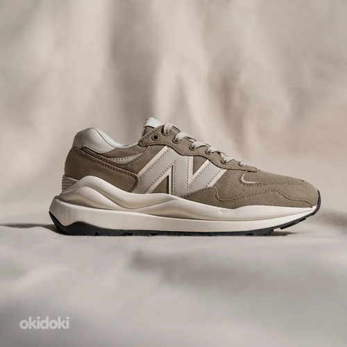 New Balance, 39