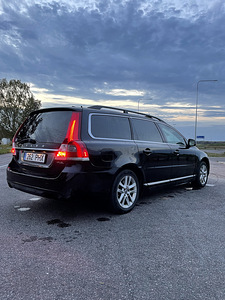 Volvo V70 (3 foto / 7)