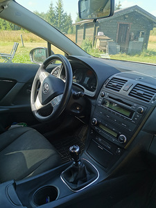 Toyota avensis 1,6 97kw 2011 (7 foto / 11)