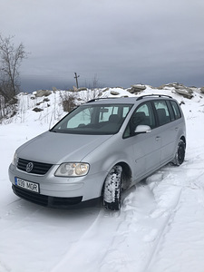 VW Touran 2.0tdi 6 мануал (2 фото из 6)
