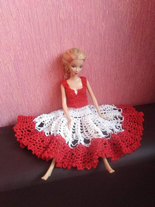Heegeldatud kleit barbie nukule (2 foto / 2)