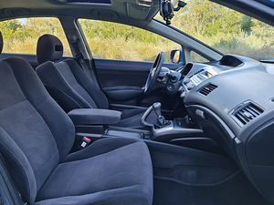 Honda Civic 1.8 103kW, 2008 (5 foto / 15)