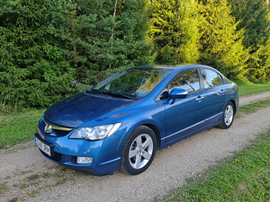 Honda Civic 1.8 103kW, 2008 (2 foto / 15)