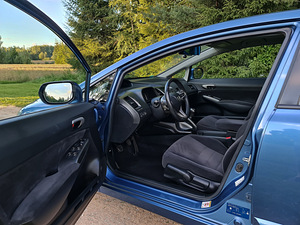 Honda Civic 1.8 103kW, 2008 (11 foto / 15)