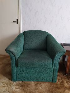 Lahtikäiv diivan ja kaks tugitooli (3 foto / 3)