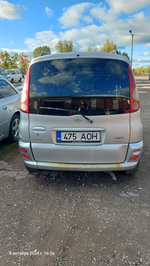 Toyota Yaris Verso varuosadeks (8 foto / 10)