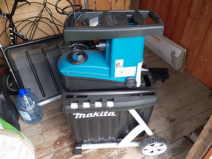 Oksapurustaja UD2500 Makita (1 foto / 1)