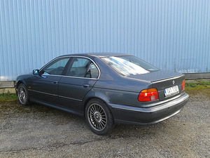 BMW E39 523i мануал 1999 (3 фото из 15)