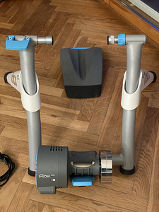 Garmin Tacx Flow Smart Trenažöör + iPad hoidja (2 foto / 4)