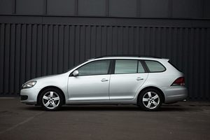 Volkswagen Golf 1.4 90kW (2 foto / 12)