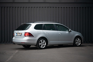 Volkswagen Golf 1.4 90kW (4 foto / 12)