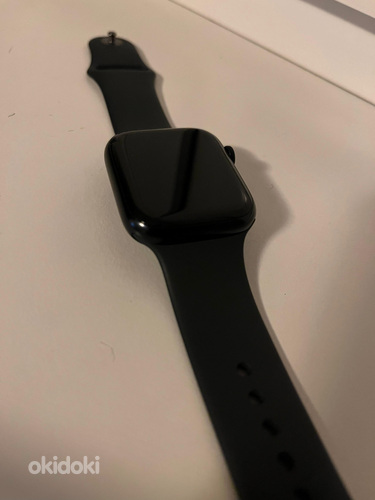 Apple Watch 7 45 мм (фото #1)