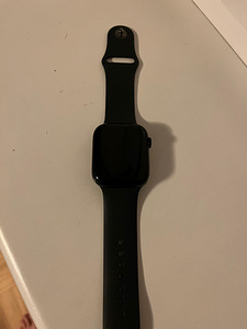 Apple Watch 7 45mm (2 foto / 5)