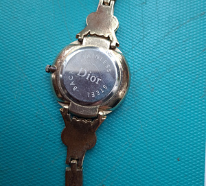 Часы Aldo, Dior (9 фото из 10)