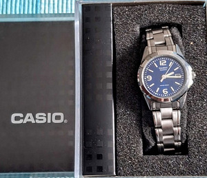 Женские наручные часы Casio (8 фото из 8)