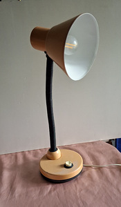 Maniküüri seadmete komplekt, laualambid (5 foto / 10)