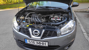 Nissan Qashqai 2012, 1.6 (6 foto / 10)