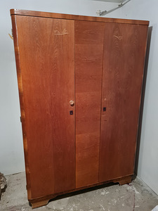 Старинный шкаф (2 фото из 4)