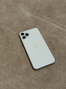 iPhone 11 Pro (2 фото из 3)