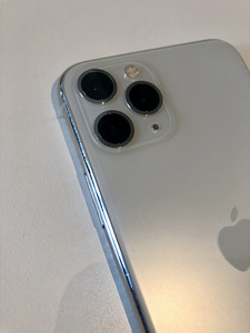 Продам iPhone 11 про 256 гб (3 фото из 3)
