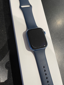 Apple watch series 7 45mm. (3 foto / 3)