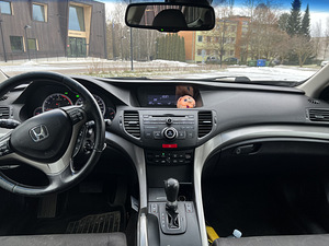 Honda Accord (7 foto / 9)