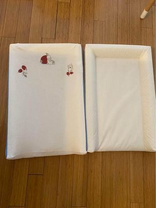 IKEA mähkimismatt (2tk) (1 foto / 1)
