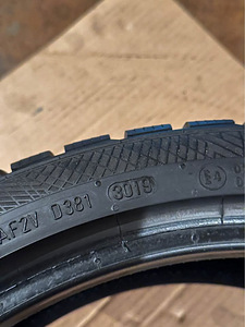 Lamellrehvid Continental WinterContact 235/35 R19 (5 foto / 6)