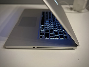 Apple Macbook Pro 15, i7, 16GB, 256GB SSD (late 2011) (5 foto / 10)