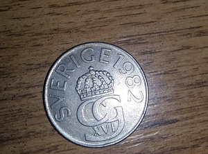 Sweden 1982 - 5 Kronor Copper-Nickel Coin -Crowned monogram