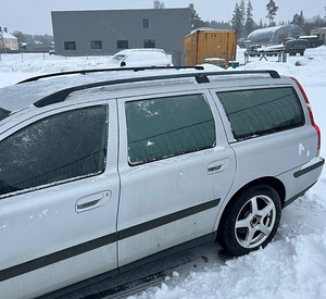 Volvo V70 (8 фото из 14)